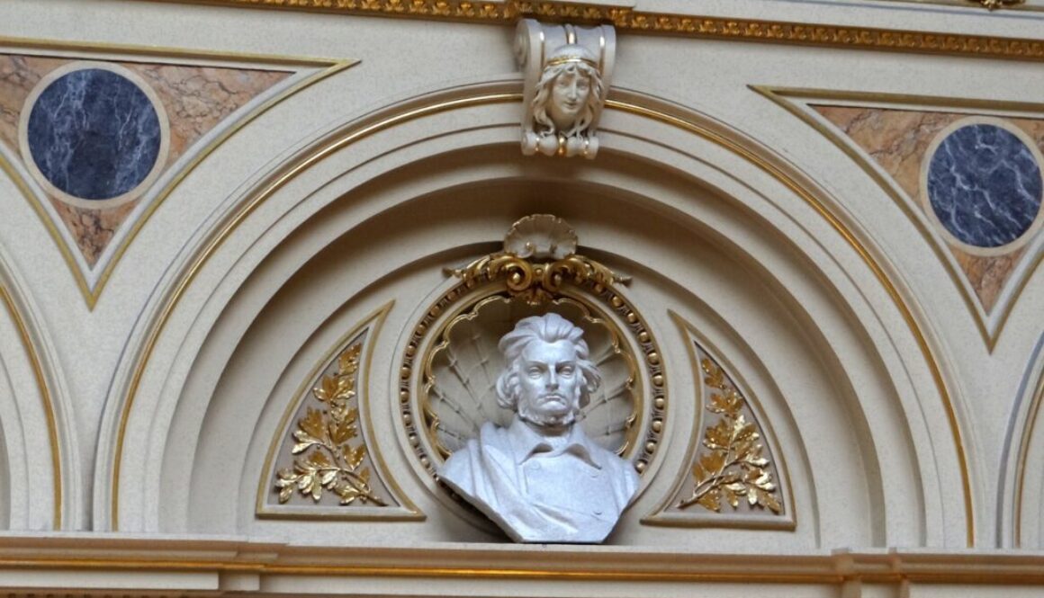 the lviv opera house 2891127